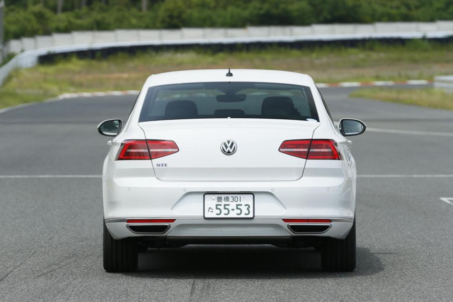  Volkswagen Passat GTE 2016 года  (JP) (фото 3 из 5)